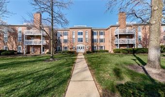 974 Claytonbrook Dr 1A, Ballwin, MO 63011