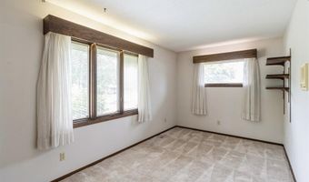 2907 Northwood Dr, Ames, IA 50010