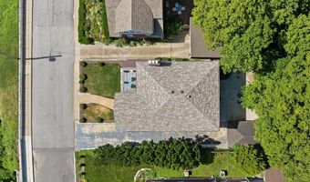 711 Riverview Dr, Alton, IL 62002