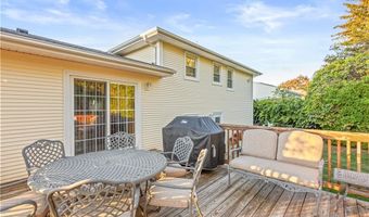 25 Loomis St, Cranston, RI 02920