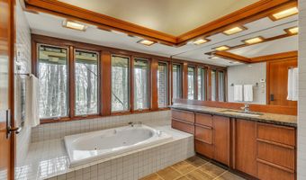 5140 Turtle Point Dr, Ann Arbor, MI 48105