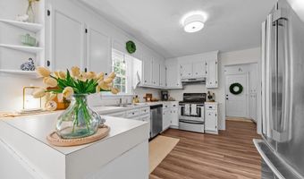 4259 Pinewood Dr, Ayden, NC 28513