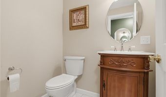 40 White Pine Dr, Glocester, RI 02814