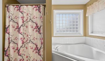 16 Summit Rd, Bedford, NH 03110