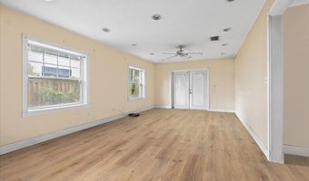 301 2ND St, Atlantic Beach, FL 32233