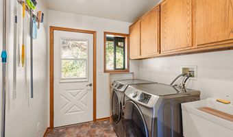 694 Timberlake Dr, Ashland, OR 97520