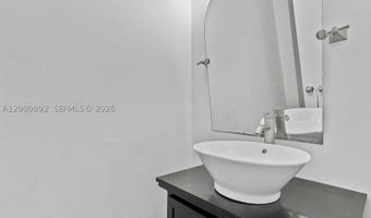 9800 W Bay Harbor Dr 308, Bay Harbor Islands, FL 33154