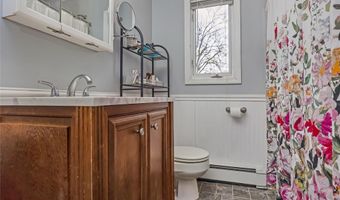 15 Bingham Pl, Amityville, NY 11701