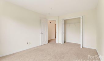 649 Raphael Pl, Charlotte, NC 28205