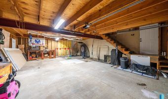 205 S 1st Ave, Brandon, SD 57005