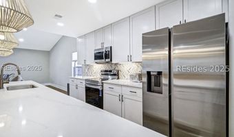3 Lakeside Dr, Bluffton, SC 29910