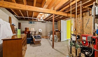 40 Pheasant Run Rd, Belgrade, ME 04917