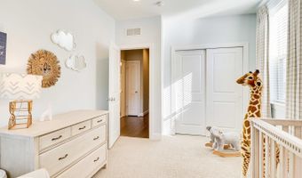1318 S QUINN St, Arlington, VA 22204
