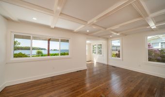 198 Shore Dr, Branford, CT 06405