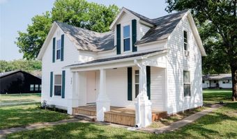 707 E 5th St, Altamont, KS 67330