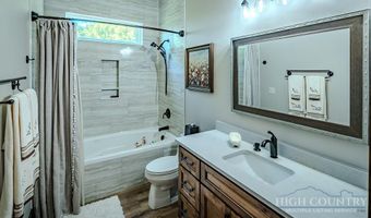 534 Farm Loop Rd, Banner Elk, NC 28604