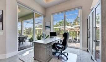 706 Manns Harbor Dr, Apollo Beach, FL 33572