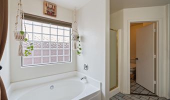 566 W COBBLESTONE Ct, Casa Grande, AZ 85122