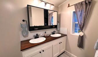 150 Fillmore St, Bennington, VT 05201