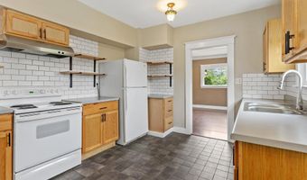 504 ABERNETHY Rd, Oregon City, OR 97045