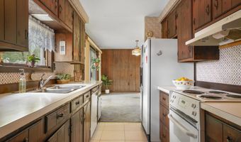 4 Clark Island Rd, Amherst, NH 03031