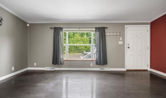 10 Raiders Ln, Raymond, NH 03077