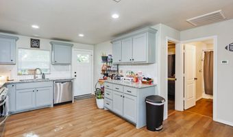 709 W Live Oak St, Alvord, TX 76225