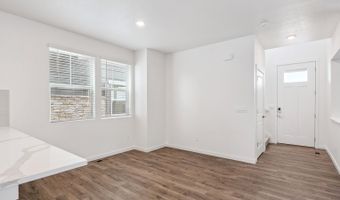 722 N SHAWNEE St, Aurora, CO 80018