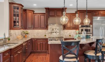 4 Ridgeview Way, Allentown, NJ 08501