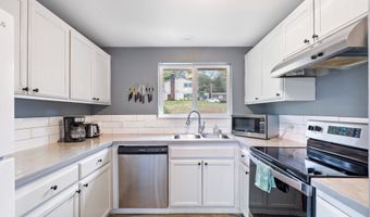 6670 SEATTLE Ave, Bay City, OR 97107