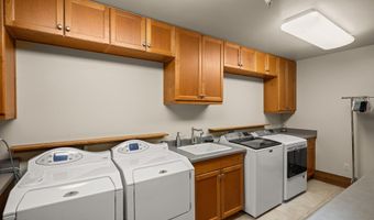 691 Pfister Dr, Aspen, CO 81611