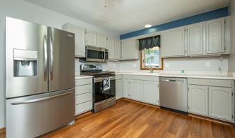 1103 4th St NW, Altoona, IA 50009