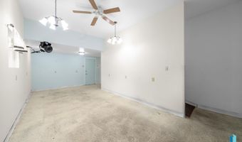 313 S 6th Ave, Brandon, SD 57005