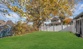 20 Burnet St, Avenel, NJ 07001