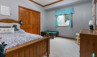 2413 E Trevino Ln, Brandon, SD 57005