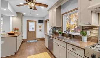 18 Middletown Ave, Atlantic Highlands, NJ 07716