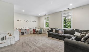 21 Brentwood Cir 21, Danbury, CT 06810