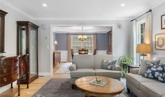 91 Woodridge Dr, North Kingstown, RI 02874