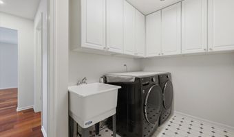 2243 Sun Valley Dr, Ann Arbor, MI 48108