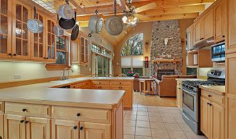 2837 Jackson Dr, Arlington Heights, IL 60004