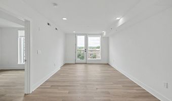 701 N HENRY St 502, Alexandria, VA 22314