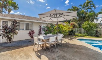 676 Mokapu Rd, Kailua, HI 96734