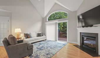 1 Hollyhock Knoll Ct 1, Bourne, MA 02532