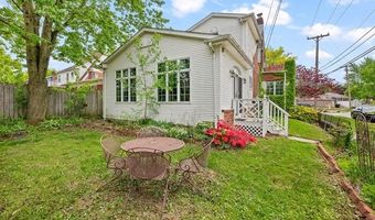 8911 Manor Ave, Allen Park, MI 48101
