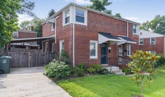2422 S OAKLAND St, Arlington, VA 22206