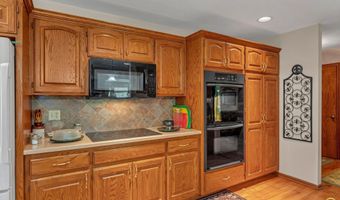 8324 SW Indian Hills Rd, Auburn, KS 66402