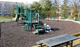 2003 PHILLIPS Ter 6, Annapolis, MD 21401