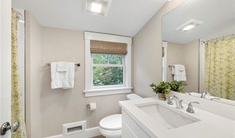 36 Bull St, Newport, RI 02840