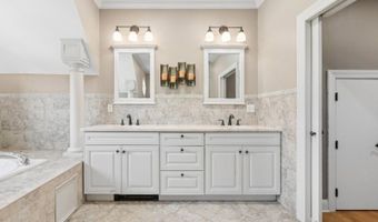 3 Buckingham Rd, Bayonne, NJ 07035