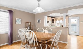 16 Elm Ave, Narragansett, RI 02882